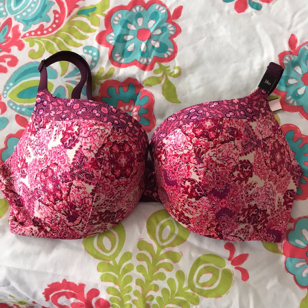 NWT Victoria’s Secret push up bra